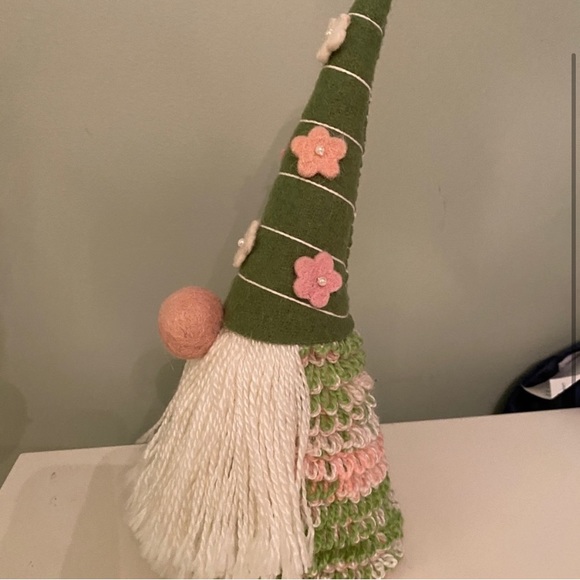 Springtime gnome - Picture 2 of 2